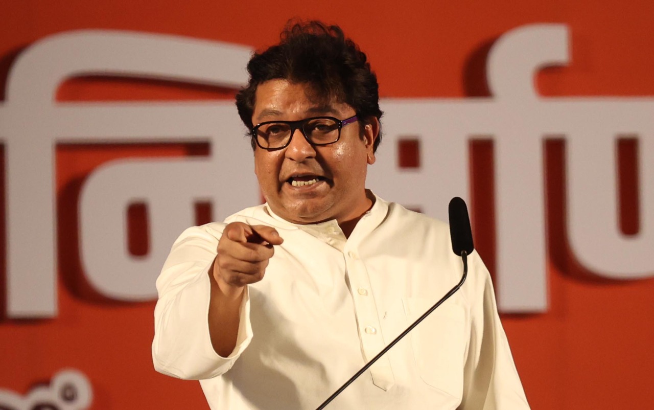 requestmns chief raj thackeray reacts on Pakistan Zindabad Slogan in Pune request amit shah devendra fadnavis to take action