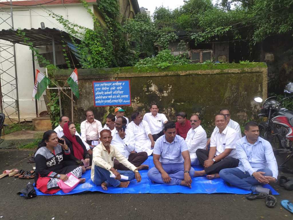 agatiton by former member of the Zilla Parishad to get help to the citizens who suffered due to Hetwane water pipe burst