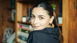 heart of stone release date, heart of stone gal gadot, heart of stone first look, heart of stone alia bhatt, alia bhatt instagram, alia bhatt in heart of stone, हार्ट ऑफ स्टोन, हार्ट ऑफ स्टोन फर्स्ट लुक, हार्ट ऑफ स्टोन व्हिडीओ, आलिया भट्ट, गल गॅडोट