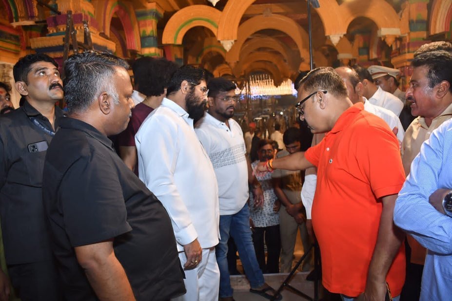 cm eknath shinde visits tembhi naka navratri 2022 photos