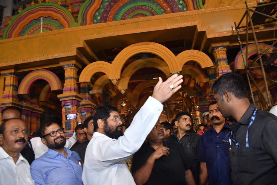 cm eknath shinde visits tembhi naka navratri 2022 photos