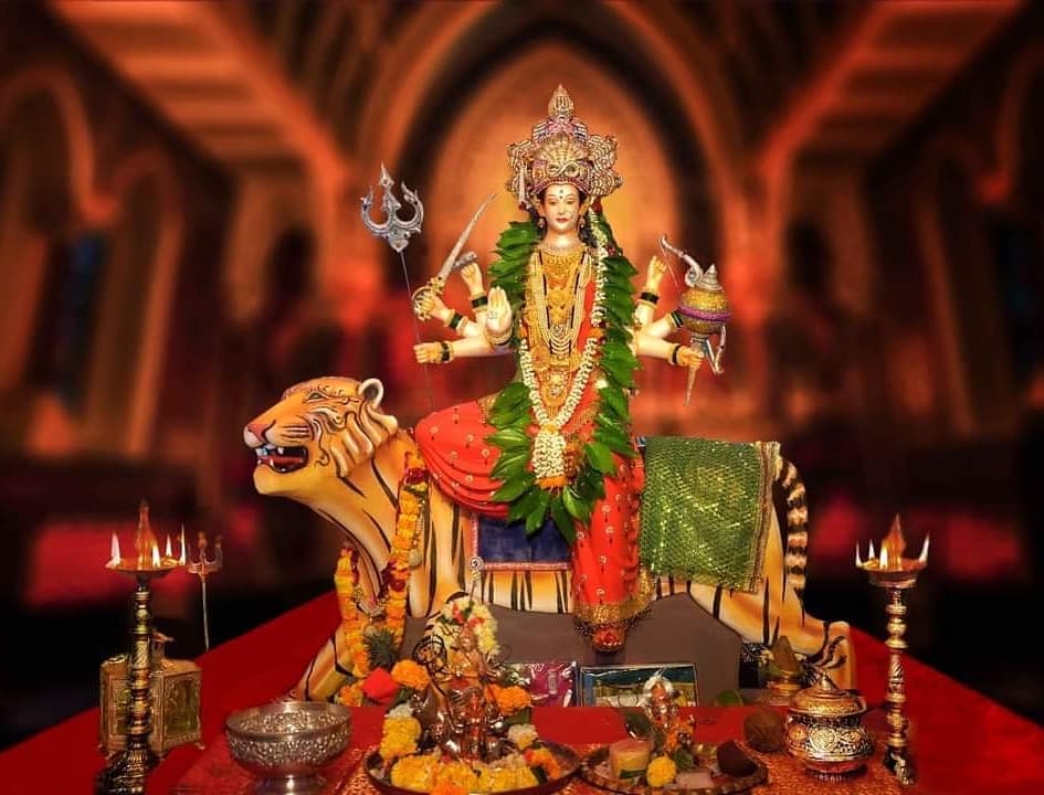 cm eknath shinde visits tembhi naka navratri 2022 photos