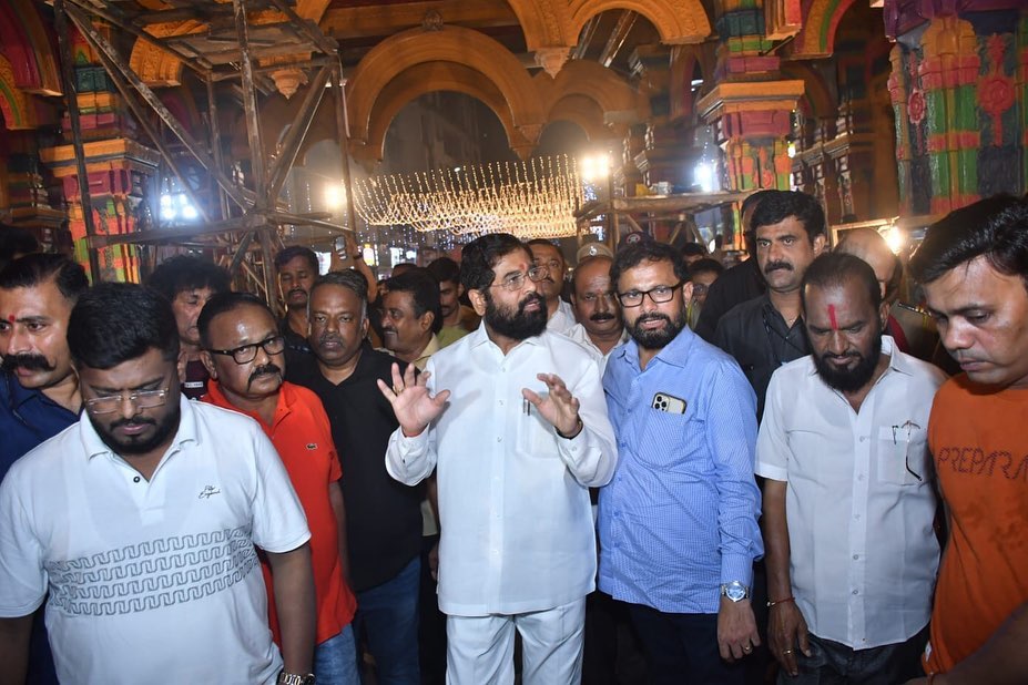 cm eknath shinde visits tembhi naka navratri 2022 photos