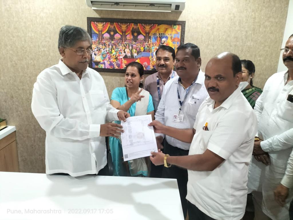 Distribution of 125 different certificates on the occasion of Seva fortnight in pune Distribution of 125 different certificates on the occasion of Seva fortnight in pune