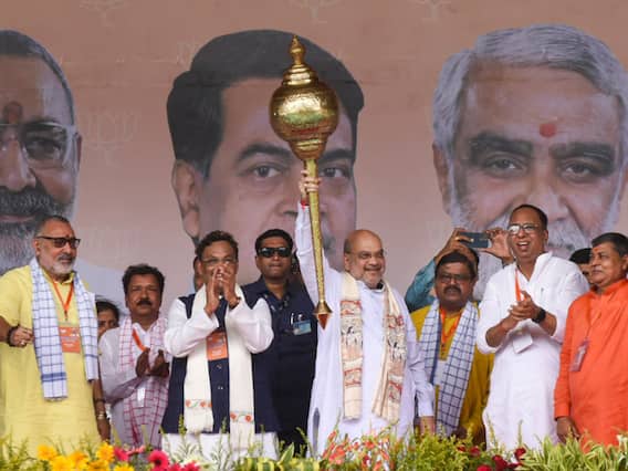 ६. नितीशकुमार कोणत्याही राजकीय विचारसरणीच्या बाजूने नाहीत. नितीश समाजवाद सोडून लालूजींसोबत जाऊ शकतात, जातीवादी राजकारण करू शकतात. नितीश समाजवाद सोडून डावे, काँग्रेससोबतही बसू शकतात.