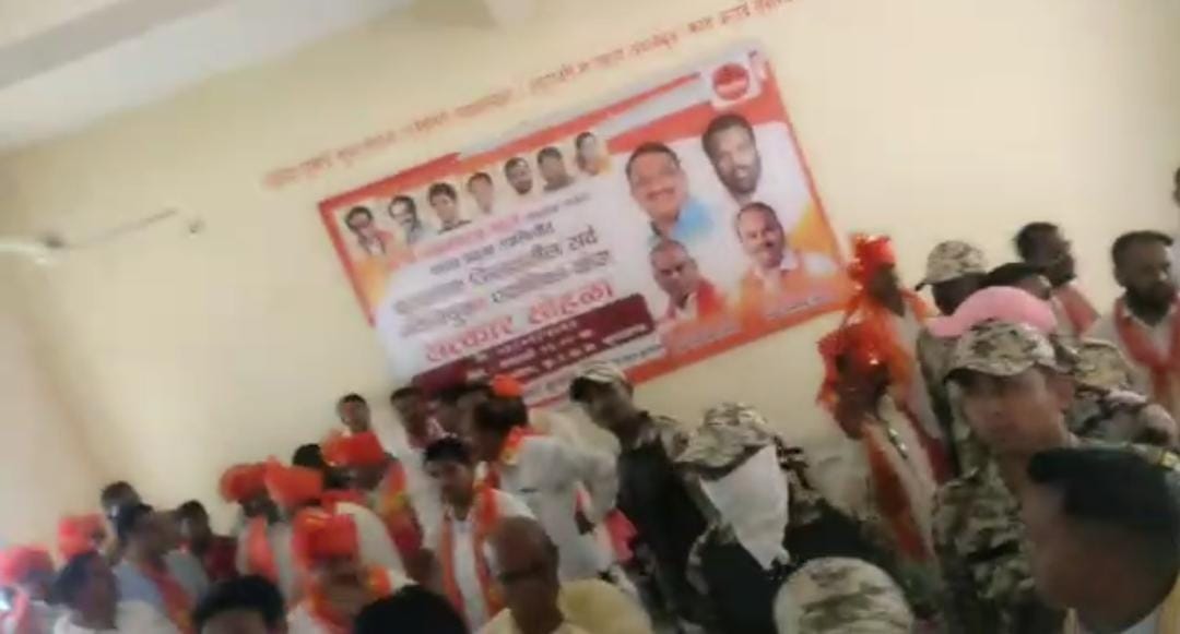 eknath shinde group vs uddhav thackeray group fight In buldhana