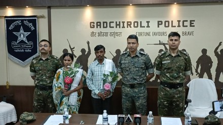 Surrender two Jahal Naxals with reward six lakhs Including Chhattisgarh Women Naxalites