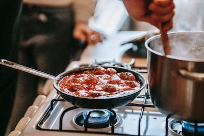 Use these cooking tips to save gas while making meal