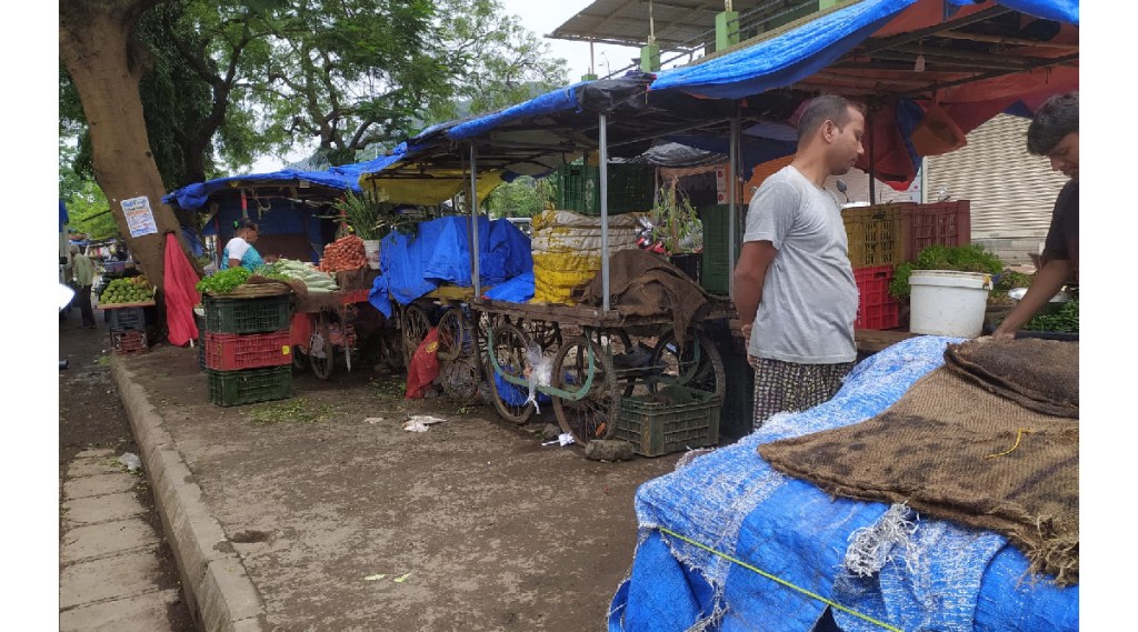 hawkers in uran