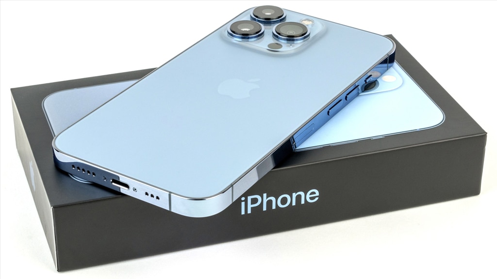 After launch of iPhone 14 the price of iPhone13 is greatly reduced