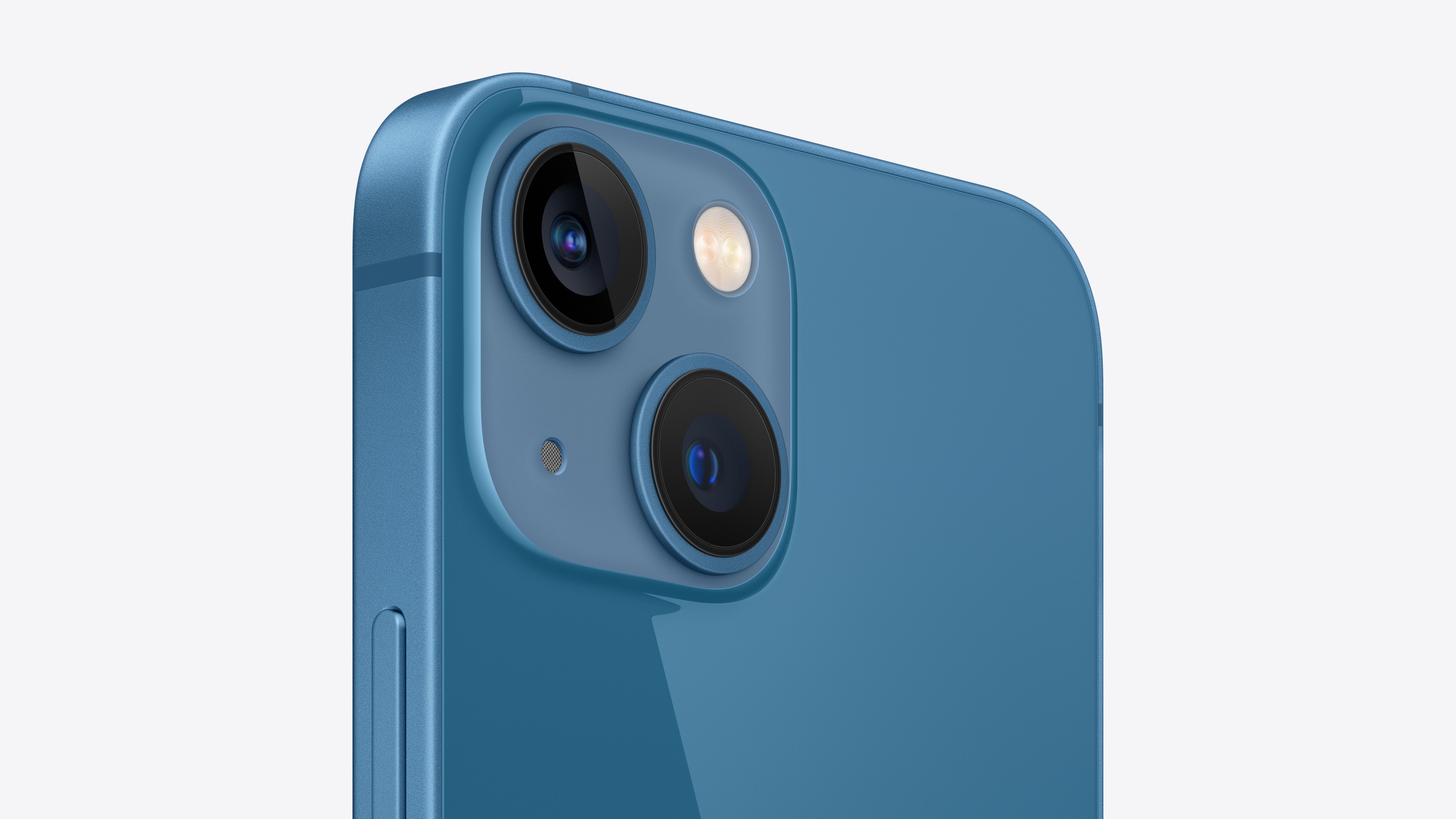 After launch of iPhone 14 the price of iPhone13 is greatly reduced