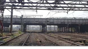 Demolition of Karnak flyover started The bridge will be demolished in three months