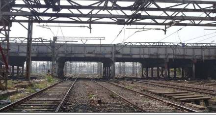 Demolition of Karnak flyover started The bridge will be demolished in three months