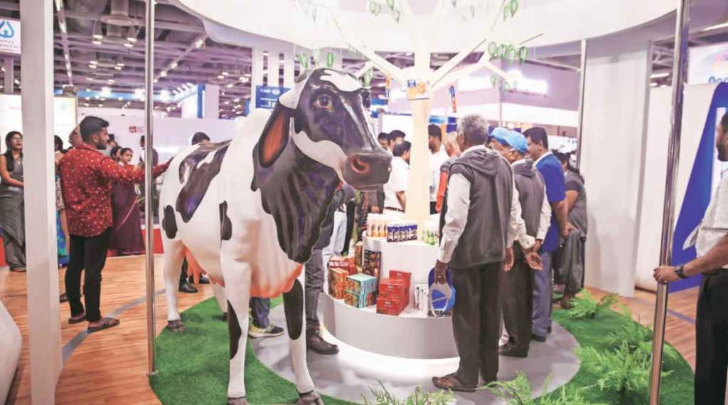 नोएडात आंतरराष्ट्रीय डेअरी परिषद सोमवारपासून सुरू आहे. त्यानिमित्त आयोजित प्रदर्शनाला मोठा प्रतिसाद मिळत आहे.
