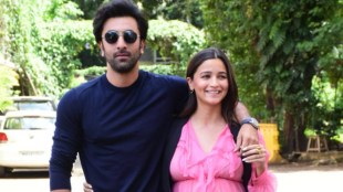 Alia bhatt, ranbir kapoor, alia ranbir fun facts, ranbir kapoor birthday, alia ranbir images, alia bhatt ranbir marriage, alia bhatt ranbir kapoor secrets, alia bhatt sleeping habits, ranbir kapoor habits, strange habits of alia bhatt, strange habits of ranbir kapoor, alia bhatt ranbir kapoor trivia