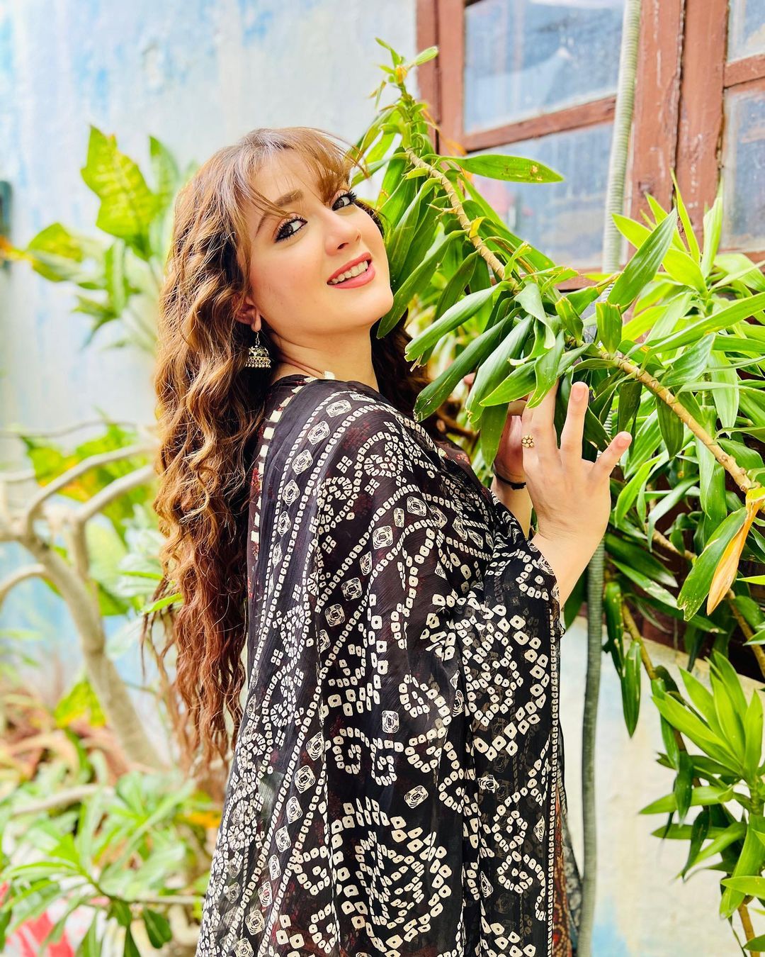 Momina Iqbal unknown facts