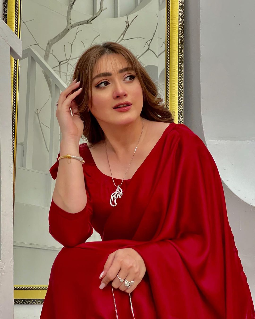 Momina Iqbal unknown facts