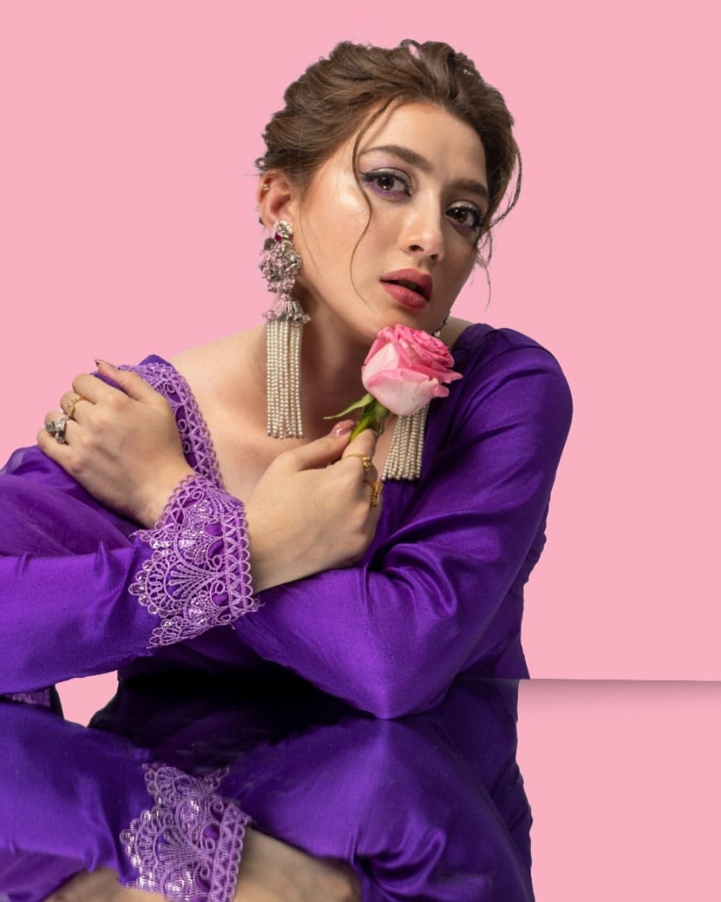 Momina Iqbal unknown facts