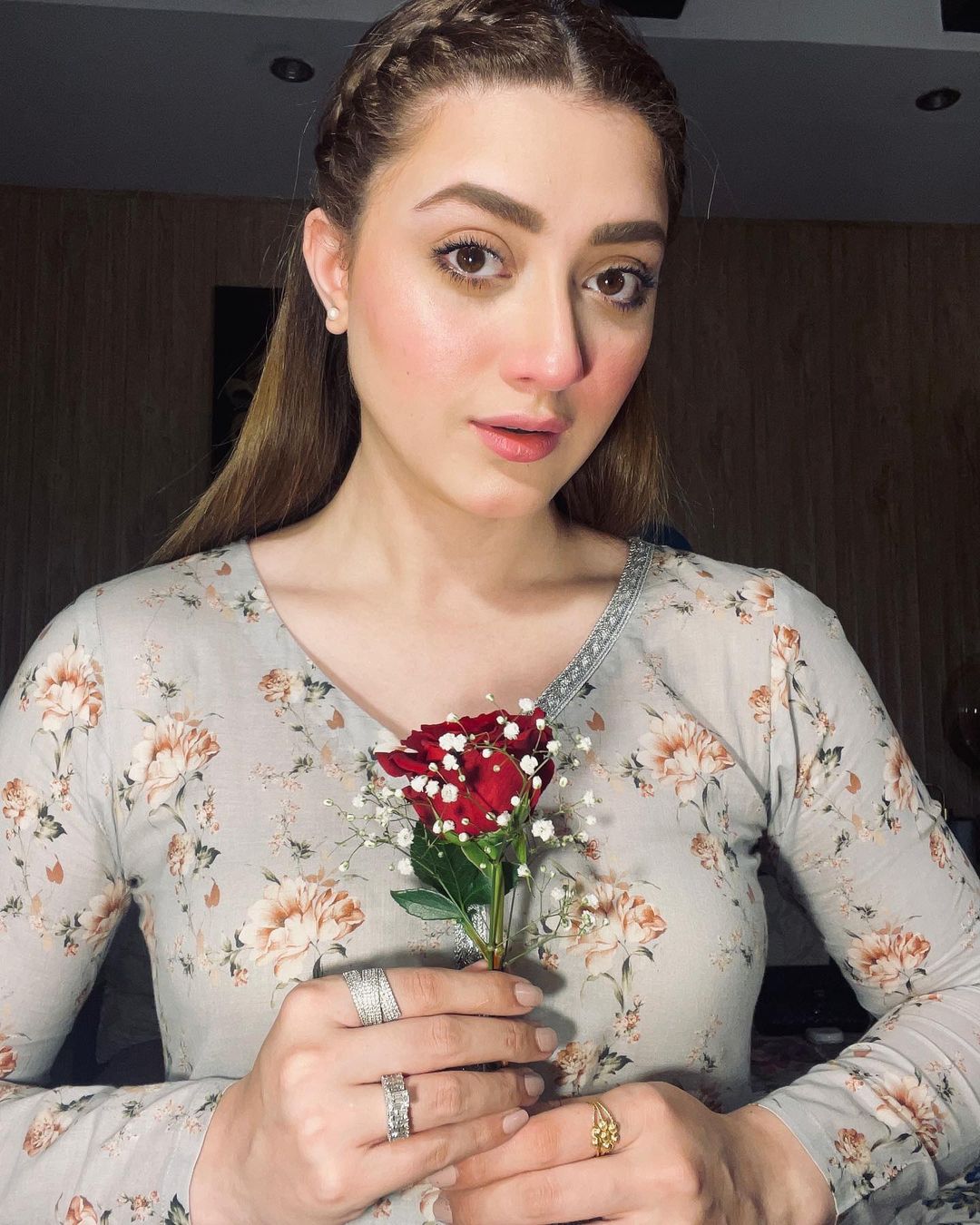 Momina Iqbal unknown facts