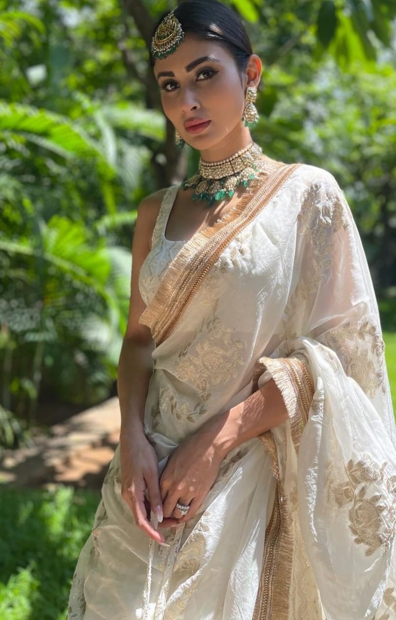 mouni roy 112