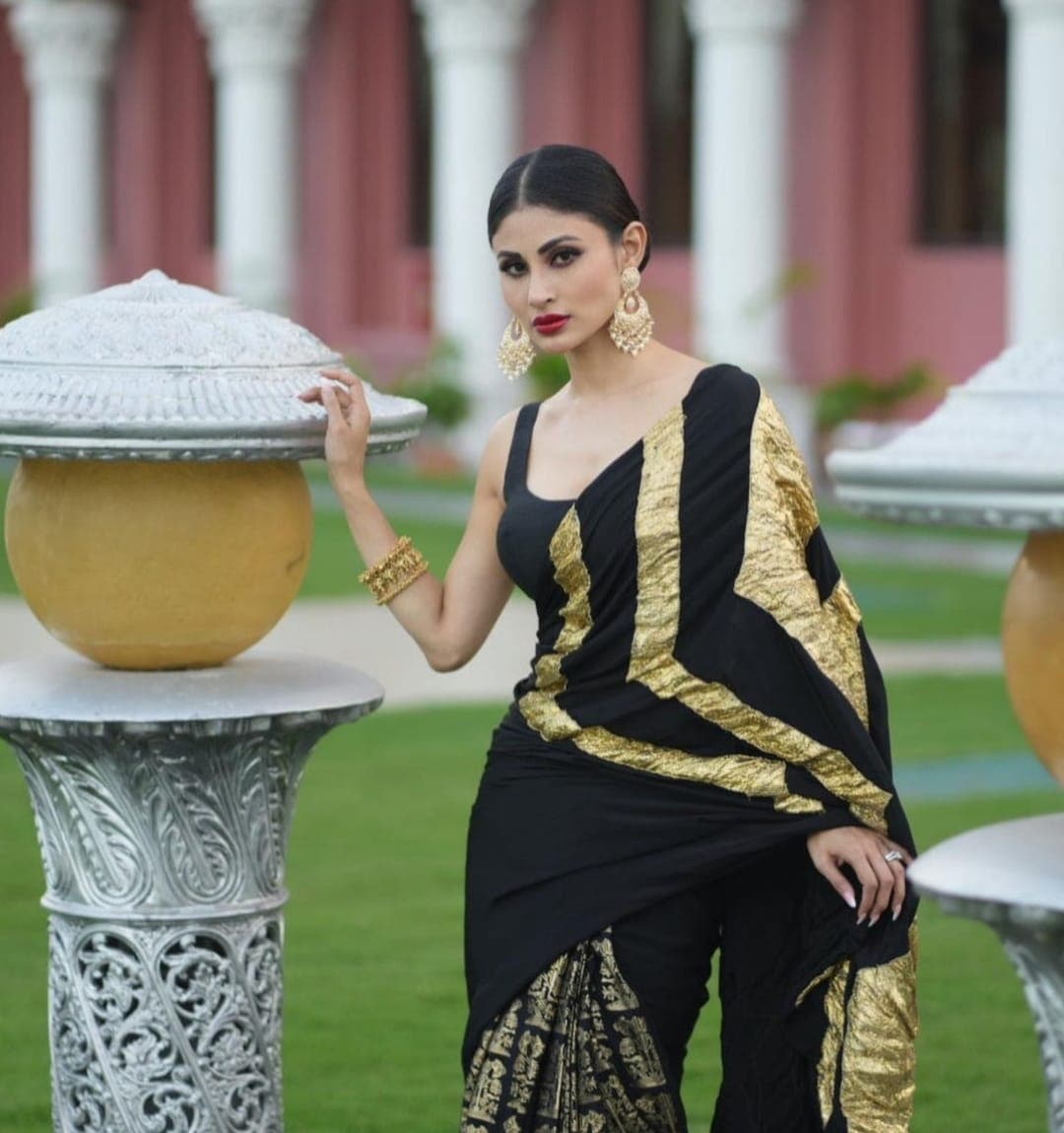 mouni roy