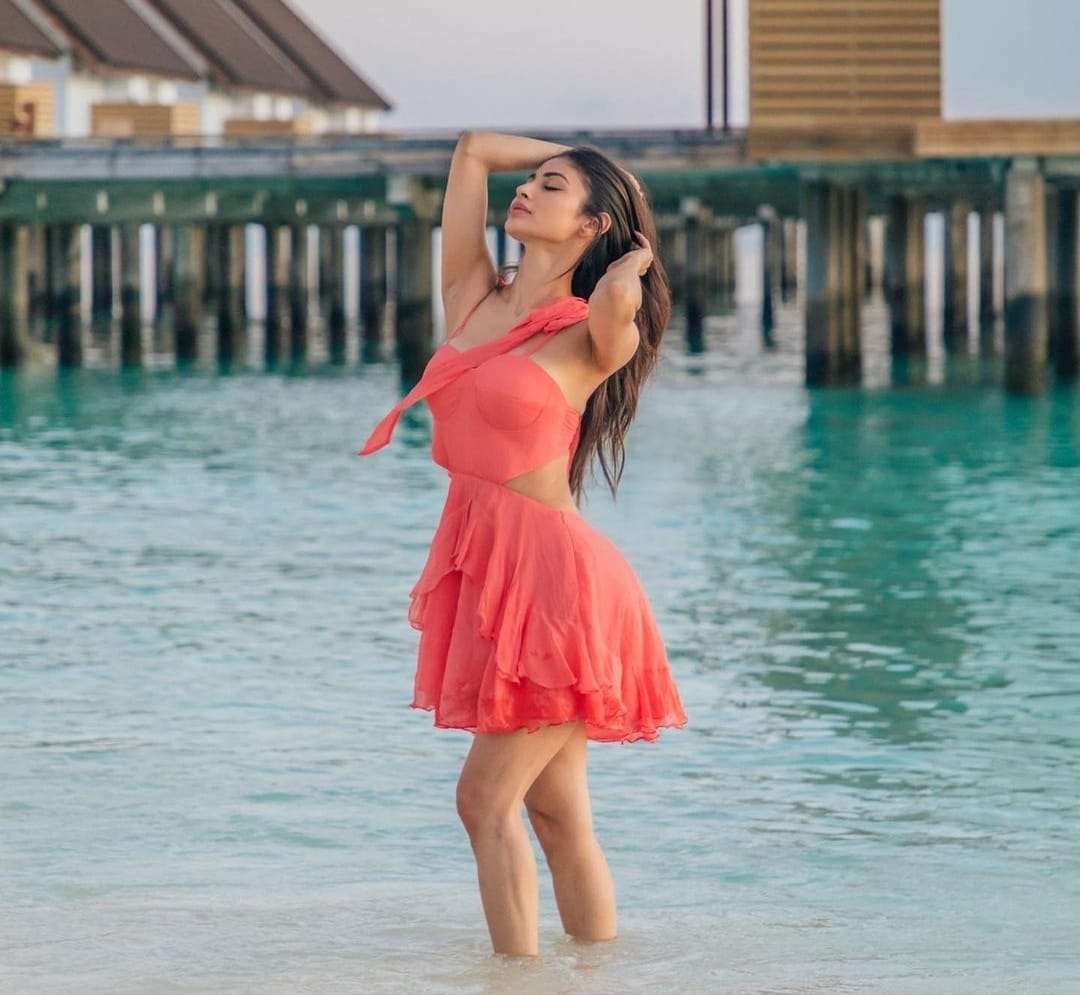 mouni roy 6
