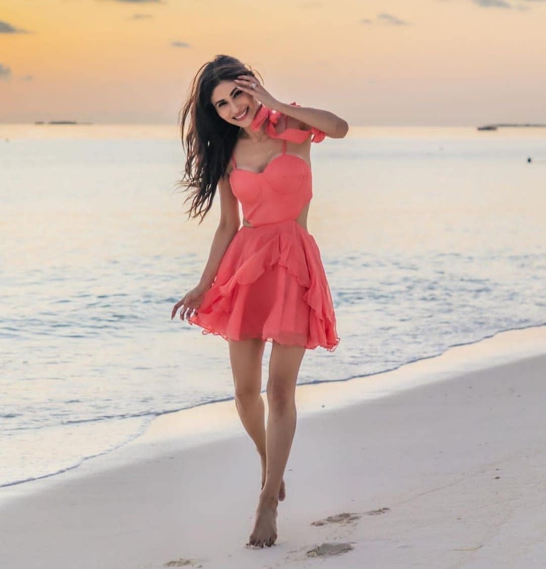 mouni roy4