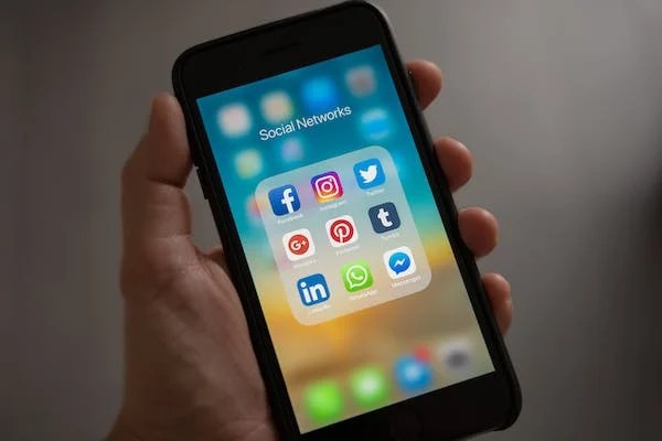 Smartphone Hack helpful tips to boost your phones speed
