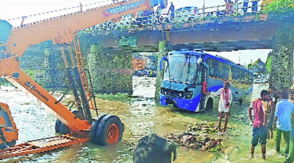 (छाया-यतीश भानू)  (छाया-यतीश भानू)