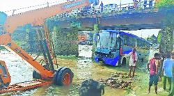 मुसळधार पावसामुळे पिकांचे नुकसान ; सिन्नरमध्ये पुरात अडकलेल्या ३३ जणांची सुटका