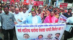 पाणीटंचाईवरून रोष; प्रशासकीय राजवटीवर टीका; महिलांचा मनपावर हंडा मोर्चा