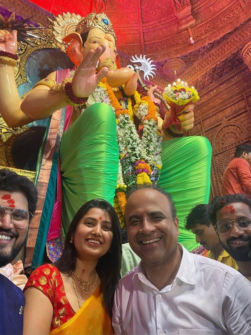 prajakta mali at laalbagcha raja