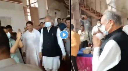 VIDEO: अशोक गेहलोत यांना बघताच भक्तांनी लगावले ‘मोदी-मोदी’चे नारे, “गेहलोत यांनी हात उंचावत…”