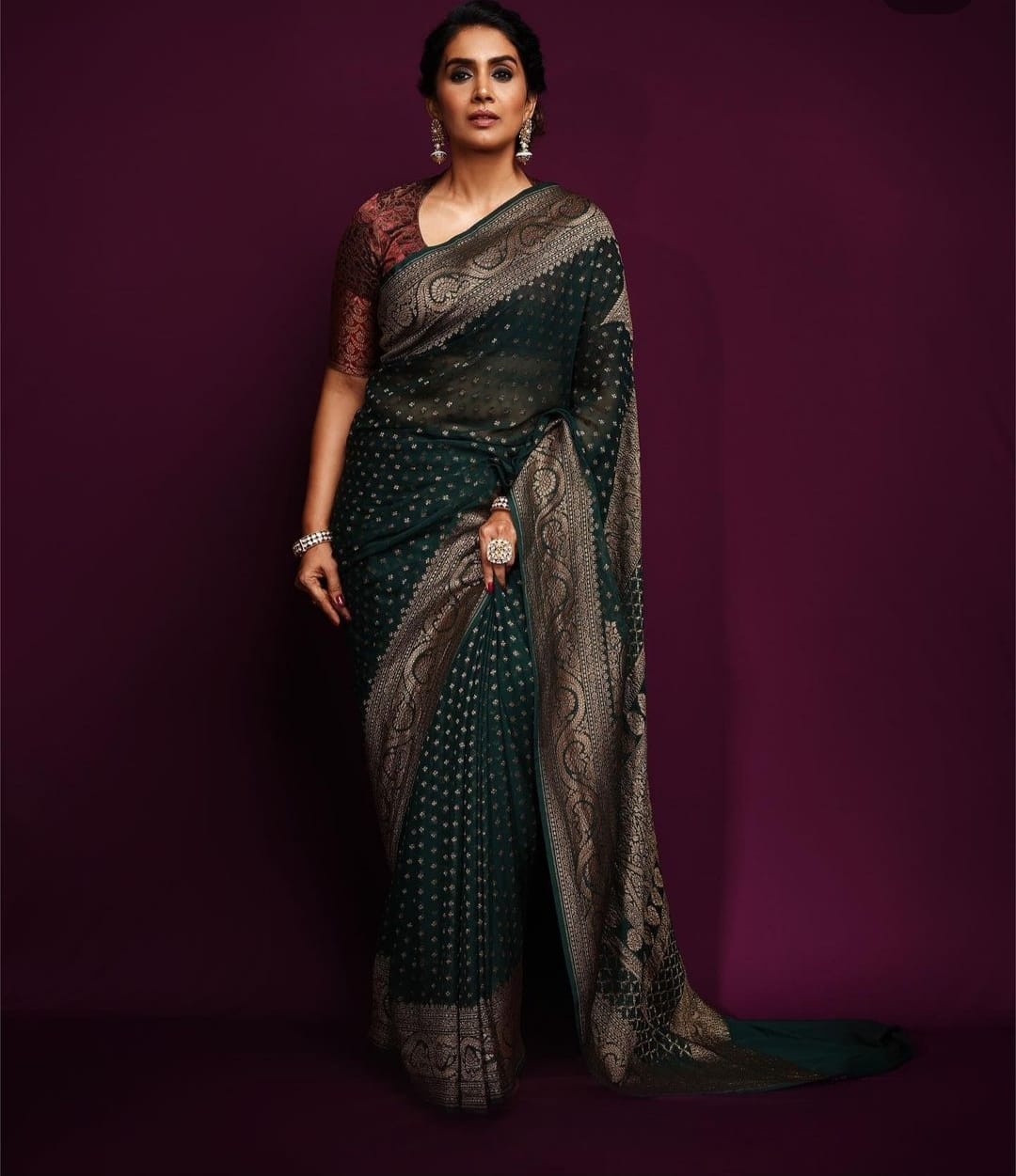 sonali kulkarni 5