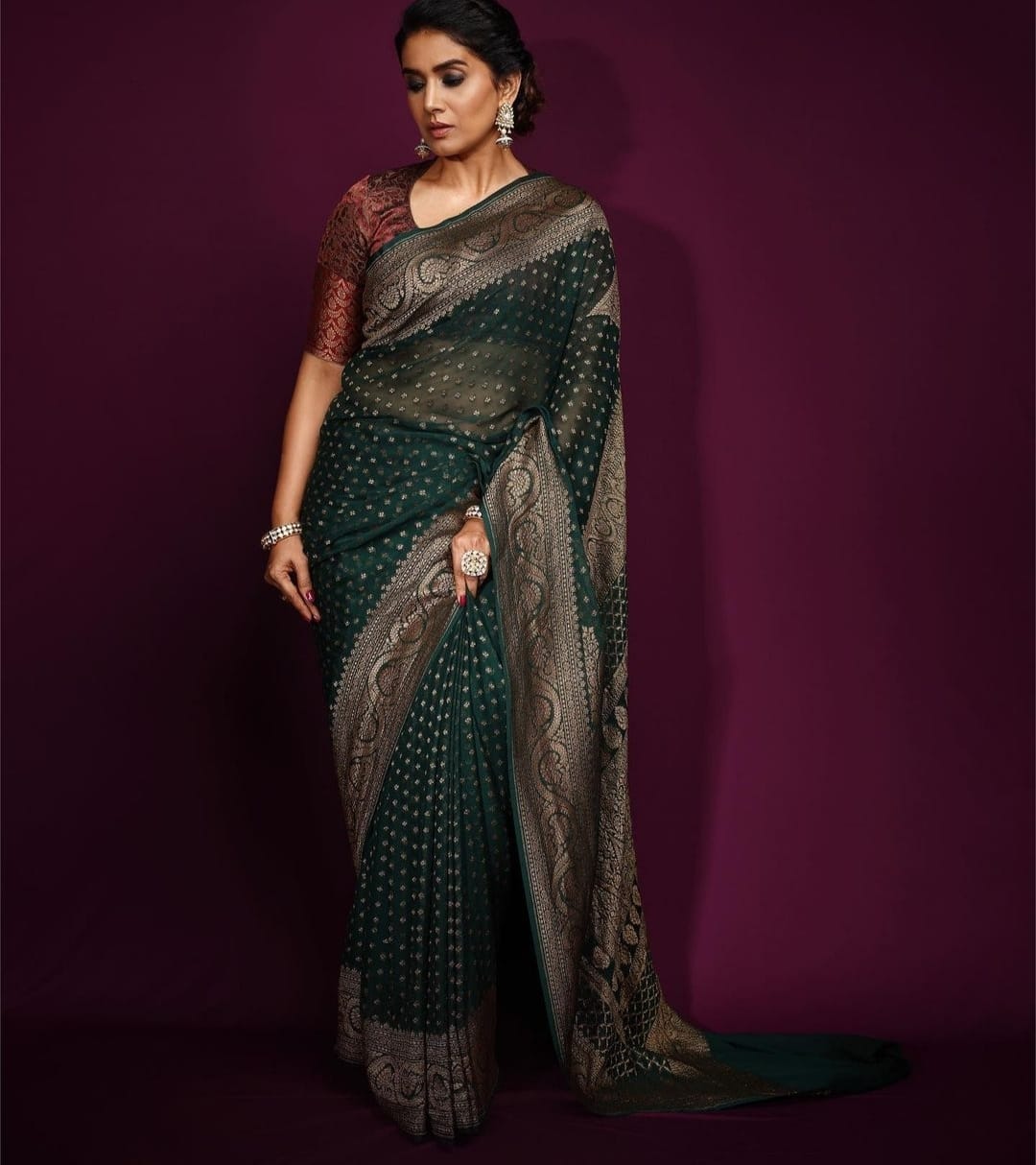 sonali kulkarni 6