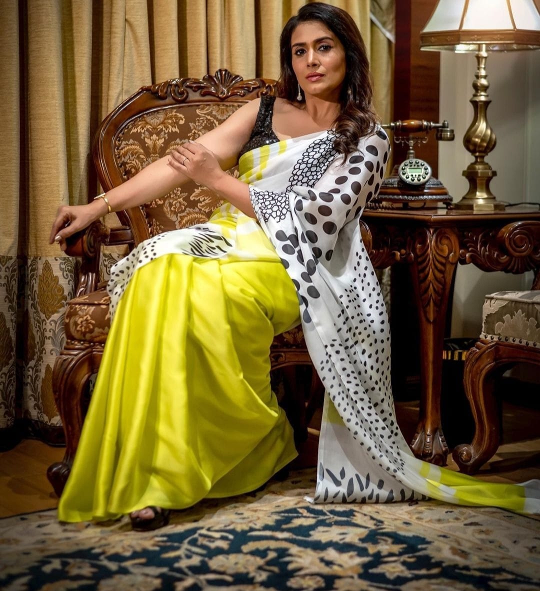 sonali kulkarni 9