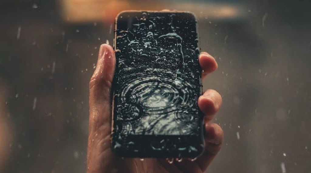 tips to fix your wet phone tips to fix your wet phone