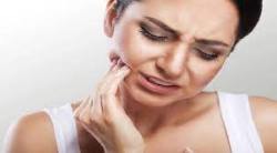 DENTAL TIPS : निरोगी दातांसाठी करा ‘हे’ उपाय, दातदुखी टाळण्यासाठी करू शकतात मदत