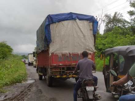 Traffic slows down on Uran Panvel road due to potholes