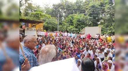 बांधकाम कामगारांचा उपायुक्त कार्यालयावर मोर्चा
