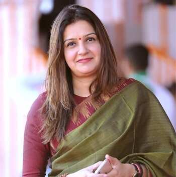 शिंदे गट ही भाजपाची बी टीम झाली असून, त्यांचा फक्त वापर करण्यात येईल. शिंदे गट म्हणजे ‘चार दिन की चॉंदनी’ आहे. शिवसेनेत झालेल्या बंडखोरीमुळे प्रत्येक शिवसैनिकाचे रक्त सळसळत आहे.” - प्रियंका चतुर्वेदी, शिवसेना खासदार