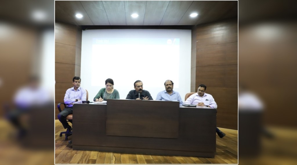 आगामी स्वच्छता सर्वेक्षणात रेल्वे स्थानक, शिव- पनवेल महामार्गाचे सुशोभिकरण आगामी स्वच्छता सर्वेक्षणात रेल्वे स्थानक, शिव- पनवेल महामार्गाचे सुशोभिकरण