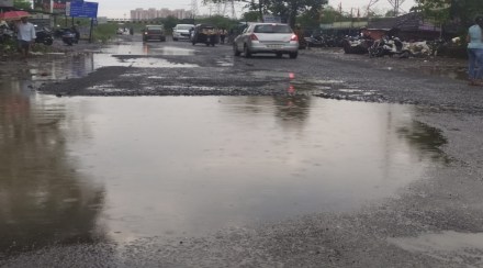 उरणच्या रस्त्यावर पावसाचे पाणी 