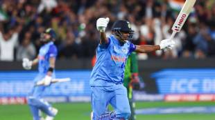 t20 world cup 2022 r ashwin jokes about mohammad nawazs wide ball in ind vs pak match