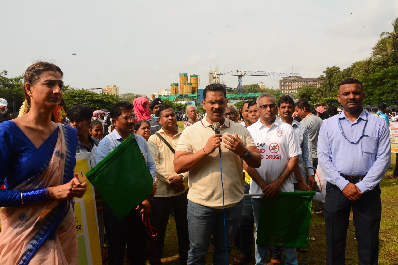 मदरसा गुलशने ए रजा, जमाअत ए इस्लामी हिंद, डॉन बॉस्को डेव्हलपमेंट सोसायटी, नेहरू युवा केंद्र, आयुषमान फाउंडेशन, अविष्कार फाउंडेशन, आंतरराष्ट्रीय मानवाधिकार समिती, राही सामाजिक संस्थेचाही यात समावेश आहे. (सर्व छायाचित्र सौजन्य - गणेश शिर्सेकर, एक्स्प्रेस फोटो आणि वर्षा विद्या विलास)