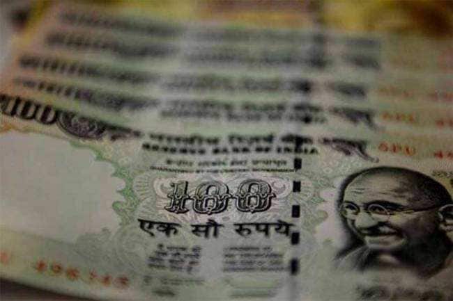 How Mahatma Gandhi became the only face on Indian currency when and where photo is clicked