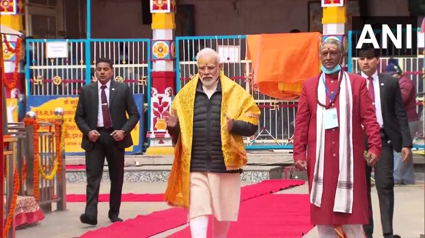 पंतप्रधान नरेंद्र मोदी आज (शुक्रवार) उत्तराखंडमध्ये दोन दिवसांच्या दौऱ्यावर आले आहेत.