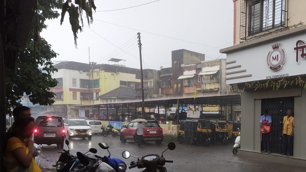 Heavy rain in market area Uran