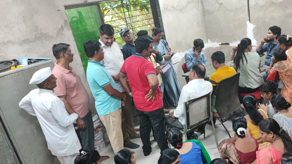 kamothe area peoples protest against cidco irregular water supply panvel kamothe area peoples protest against cidco irregular water supply panvel