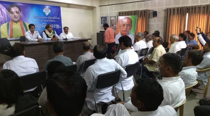 काँग्रेस अध्यक्षपदाच्या निवडणुकीसाठी खासदार शशी थरुर जोरदार प्रचार करत आहेत. देशातील विविध राज्यांमधील कार्यकर्त्यांचे समर्थन मिळवण्याचा त्यांचा प्रयत्न आहे. (फोटो सौजन्य- शशी थरुर ट्विटर)
